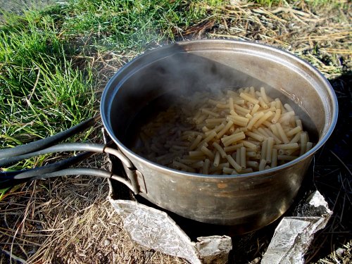 Added noodles to the boiling water